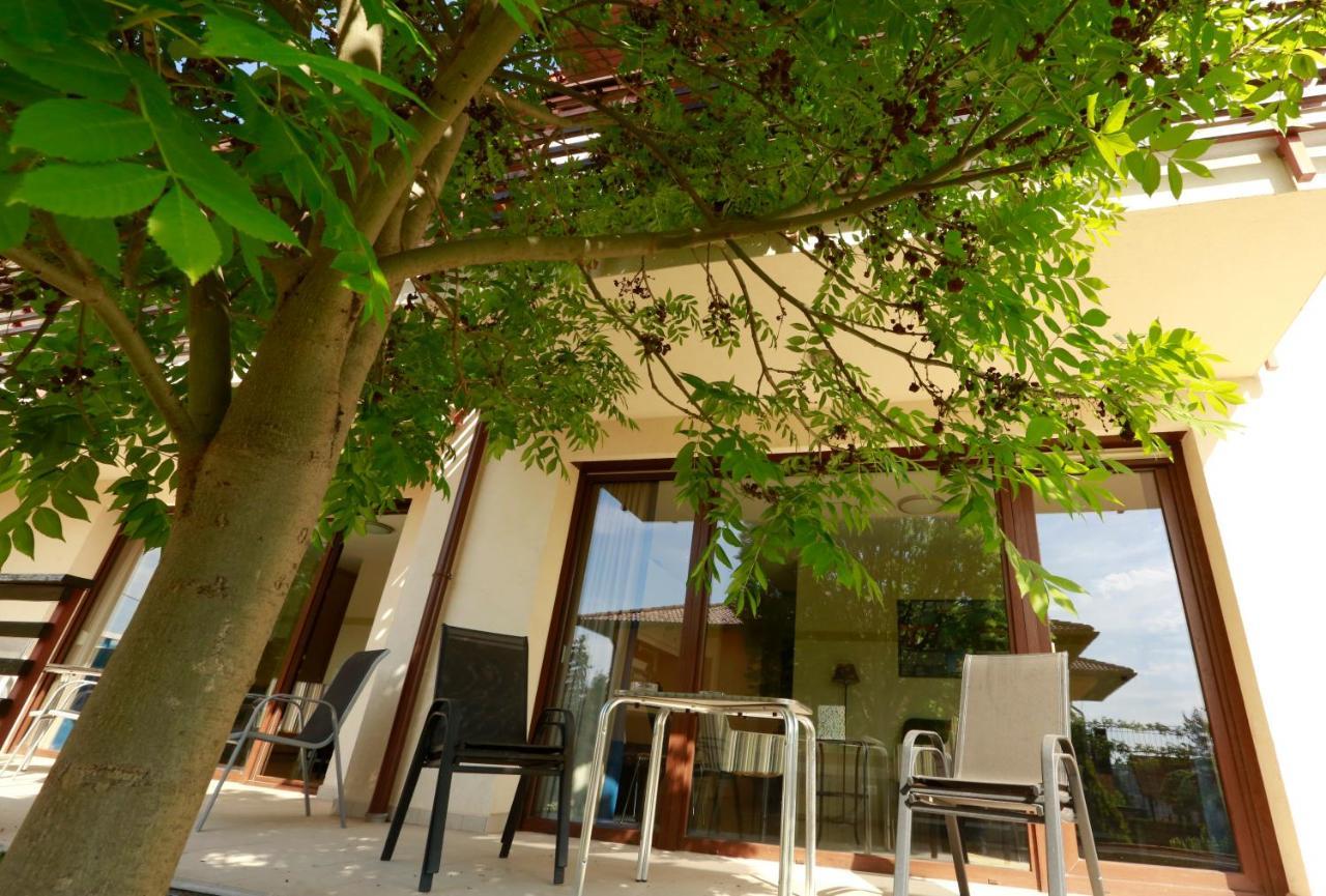 Fuerjes Villa Apartmanhaz Balatonfured Exterior photo